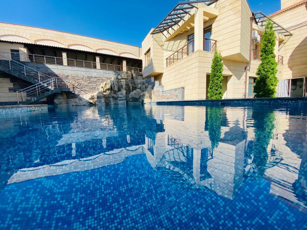 Grand Hills Hotel Ereván